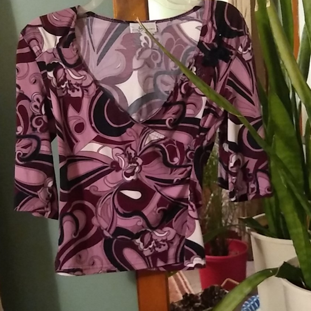 Multicolor designed pullover shirt